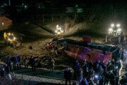 Autobusa avārijā Ziemeļmaķedonijā gājuši bojā 13 cilvēki - 4