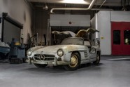 60 gadus nostāvējis 'Mercedes-Benz 300SL Gullwing' - 1