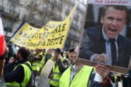 Francijas ielās atkal iziet "dzeltenās vestes" - 4
