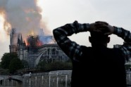 Parīzes Dievmātes katedrālē izcēlies ugunsgrēks - 3