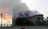 Parīzes Dievmātes katedrālē izcēlies ugunsgrēks - 4