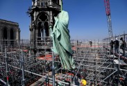 Parīzes Dievmātes katedrāle – statuju demontāža - 6