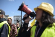 Francijā un citviet kārtējo reizi notiek 'dzelteno vestu' protesti - 7