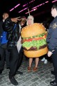 Keitija Perija burgera kostīmā - 3