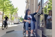 Невъездные-2. Журналист провел два дня в инвалидной коляске на улицах Риги - 24