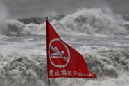 Taifūns "Lekima" Ķīnas piekrastē prasījis 13 cilvēku dzīvības - 7