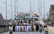 Tūkstošiem cilvēku Pakistānā protestē pret Indijas politiku Kašmirā - 3