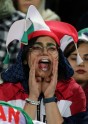 Irānā sievietes skatās futbolu - 10