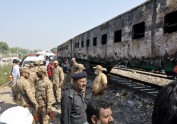 Vilciena ugunsgrēks Pakistānā  - 1