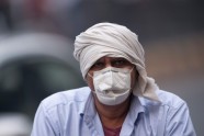 Spēcīgs smogs Indijas galvaspilsētā Delfi - 9