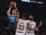 Basketbols, NBA spēle: Dalasas Mavericks (Kristaps Porziņģis) - Losandželosas Lakers - 5