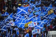 Glāzgovā ielās iziet tūkstošiem Skotijas neatkarības atbalstītāju - 2