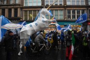 Glāzgovā ielās iziet tūkstošiem Skotijas neatkarības atbalstītāju - 8