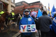 Glāzgovā ielās iziet tūkstošiem Skotijas neatkarības atbalstītāju - 9
