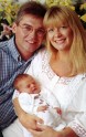 Britu TV personība Filips Šofīlds ar sievu un meitām - 5