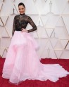 Kinozvaigznes uz sarkanā paklāja 'Oskara 2020" ceremonijā - 24