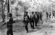 Sarkano khmeru režīms - 12