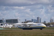 Pasaulē lielāko lidmašīnu 'Antonov An-225 Mriya' iesaista cīņā ar Covid-19 - 4