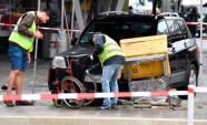 Berlīnē Igaunijā reģistrēts auto ietriecies gājējos - 6