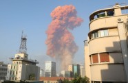 Spēcīgs sprādziens satricina Libānas galvaspilsētu Beirūtu - 5
