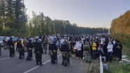 Ukrainā neielaistie hasīdu svētceļnieki protestā bloķē satiksmi - 1