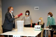 Trijos iecirkņos tiek pārskaitītas nodotās Rīgas domes ārkārtas vēlēšanu balsis - 12