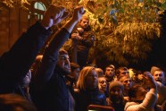 Armēnijas parlamentā plosās protestētāju pūlis - 13