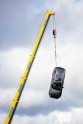 'Volvo' met savus auto no 30 metru augstuma - 6