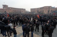 Armēnijā tūkstoši pieprasa Pašinjana atkāpšanos - 5