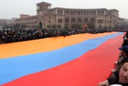 Armēnijā tūkstoši pieprasa Pašinjana atkāpšanos - 6