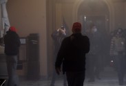 Demonstranti ielauzušies ASV Kapitolija ēkā  - 6