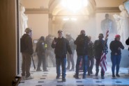 Demonstranti ielauzušies ASV Kapitolija ēkā  - 9