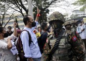 mjanma protesti armija 