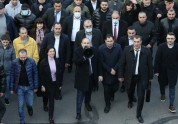 Valdības un opozīcijas protesti Armēnijas galvaspilsētas Erevānas ielās - 5