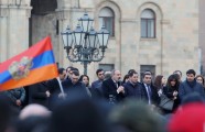 Valdības un opozīcijas protesti Armēnijas galvaspilsētas Erevānas ielās - 7