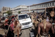 Zulu tauta zemē gulda jauno karalieni Šijivi Mantfombi Dlamini Zulu - 7