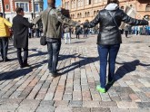 Spītējot policijas lūgumam, Rīgā pulcējas protestētāji - 1
