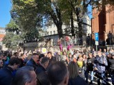 Spītējot policijas lūgumam, Rīgā pulcējas protestētāji - 7