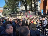 Spītējot policijas lūgumam, Rīgā pulcējas protestētāji - 8