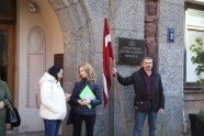 Spītējot policijas lūgumam, Rīgā pulcējas protestētāji - 15