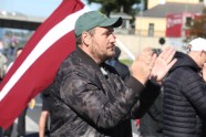 Spītējot policijas lūgumam, Rīgā pulcējas protestētāji - 24