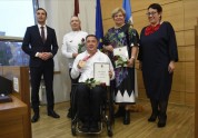 Rīgas domes priekšsēdētājs Mārtiņš Staķis pasniedz naudas balvas galvaspilsētas sportistiem - 32