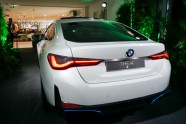 Latvijā paviesojies 'BMW i4' elektromobilis - 6