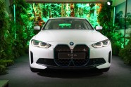 Latvijā paviesojies 'BMW i4' elektromobilis - 8
