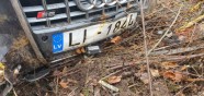 Pie Tīnūžiem 'Audi' ielidojis mežā - 5