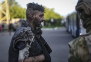 Ukrainas karavīru izvešas no Mariupoles "Azovstaļ" 
