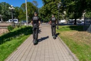 Rīgas policija patrulē ar elektroskrejriteņiem - 10