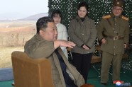 Kims ČENUNS ar meitu raķete ziemeļkoreja