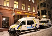 Policijas specvienība ielauzusies 'Baltic International Bank' ēkā
