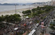 Brazīlieši Santusas ielās atvadās no leģendārā Pelē